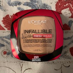 L'Oreal Infallible powder foundation